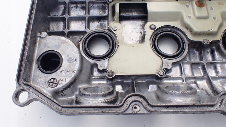 фото №8, Nissan x-trail 2.2 dci t30 крышка клапанов крышка