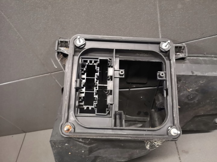 фото №7, Корпус блоків управління audi a8 d2 eu 4d1937128e