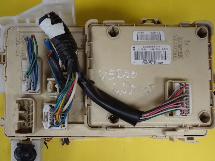 фото №6, Коробка запобіжників toyota corolla verso ar10 89221-0f010 nr7