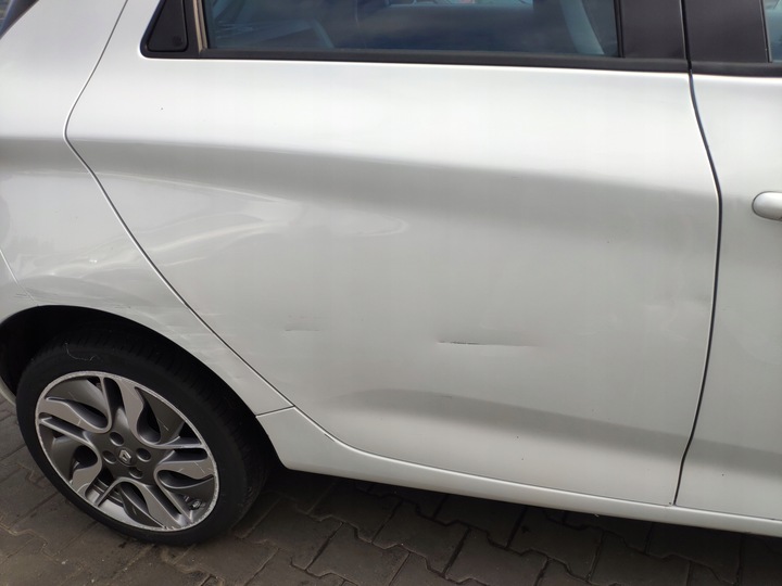 фото №11, Renault zoe белый жемчуг дверь правые зад аксессуары