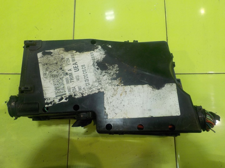 фото №3, Focus c-max рестайлинг 1.6 b 08r 5d коробка предохранителей 3m5t-14a076-af 8688039