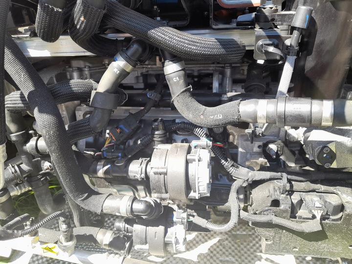 фото №2, Citroen e-c4 электрик шланг соединитель воды магистраль водяная