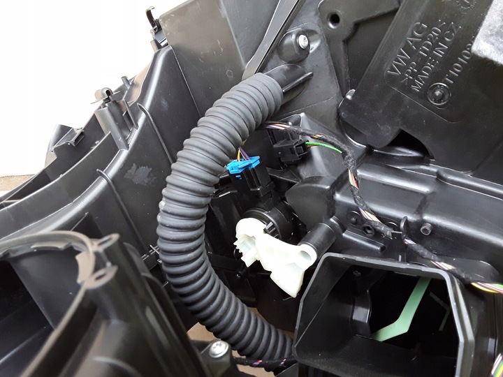 фото №9, Обігрівач skoda octavia iii 5q1820005am 2014 європа