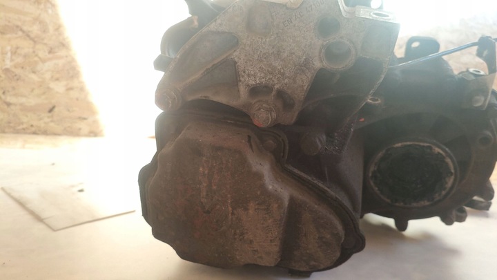 фото №11, Volkswagen passat b6 2007 механічна 5-ступенева коробка передач коробки передач