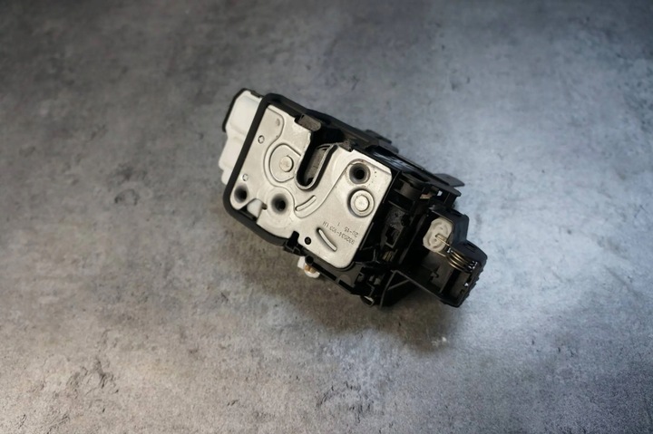 фото №1, Замок дверь левый перед volvo v40 ii 6 pin