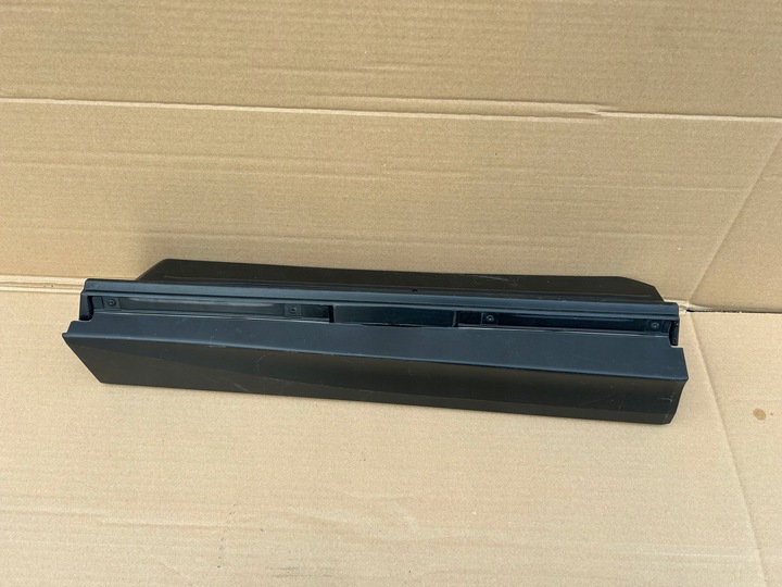 фото №1, Lexus ux левая планка дверь зад задняя