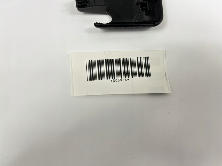 фото №9, Заглушка винт кронштейны сидений mercedes w124 w201 1246842218 правая чёрная