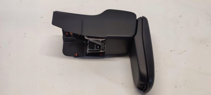 фото №5, Mazda 2 toyota yaris iv підлокітник 58901-k0020