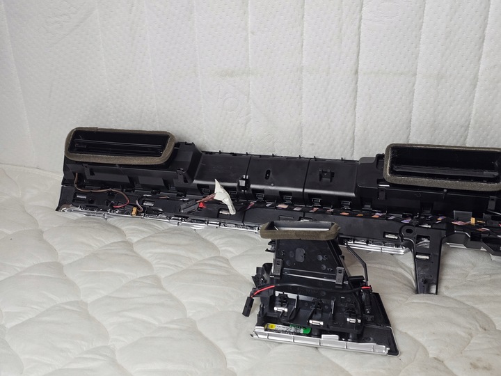 фото №10, Решітка повітропровід рамка dekor захист годинник манометр планка vw passat b8