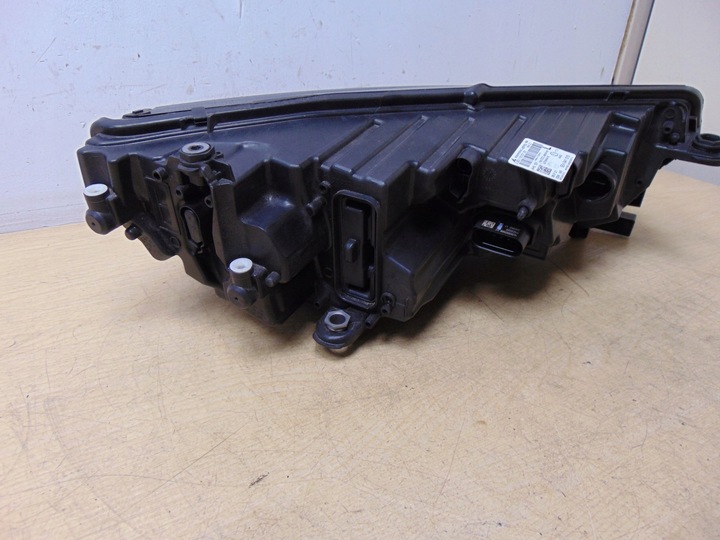 фото №11, Лампа ліва перед skoda octavia iv 5e4941015 європа