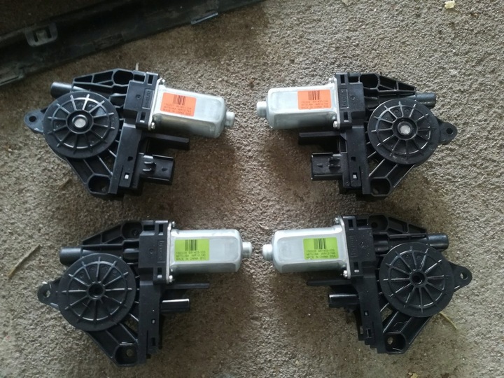 фото №1, Двигунчик скло правий лівий перед grand cherokee wk2