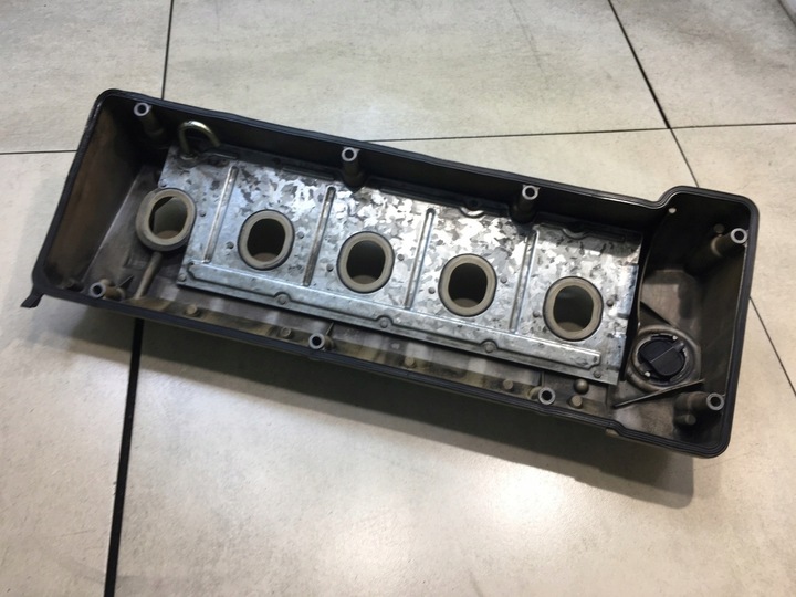 фото №6, Крышка клапанов mercedes w210 2.5 d a6050160405