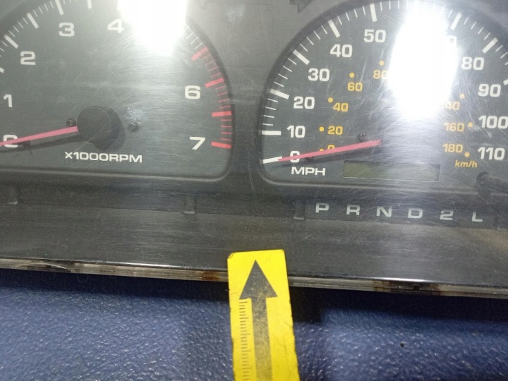 фото №12, Toyota 4runner iii n180 95- 2.7 150 km панель приборов 83800-3d290
