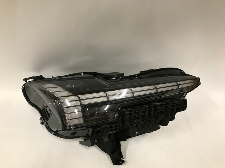 фото №1, Volvo ex30 23- лампа фара праві повний led європа