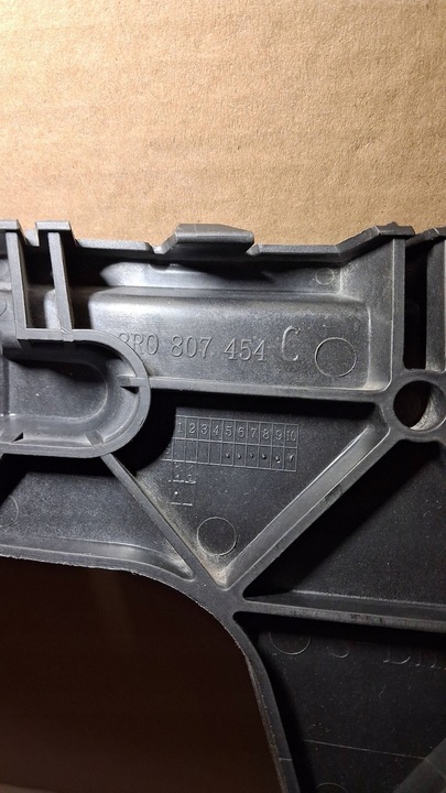 фото №10, Audi q5-sportback 09-17 ковзун бампера зад праві оригінальний номер 8r0807454c