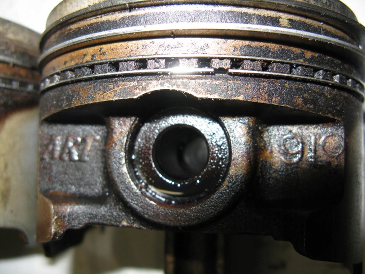 фото №4, Поршень шатун mitsubishi carisma 1,8 gdi 98'