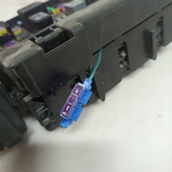 фото №12, Chevrolet camaro 16- коробка запобіжників 84044723 usa