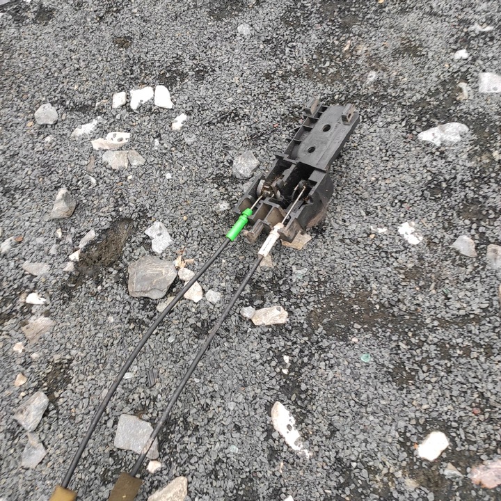 фото №2, Замок дверь левый перед toyota corolla e12 2003r