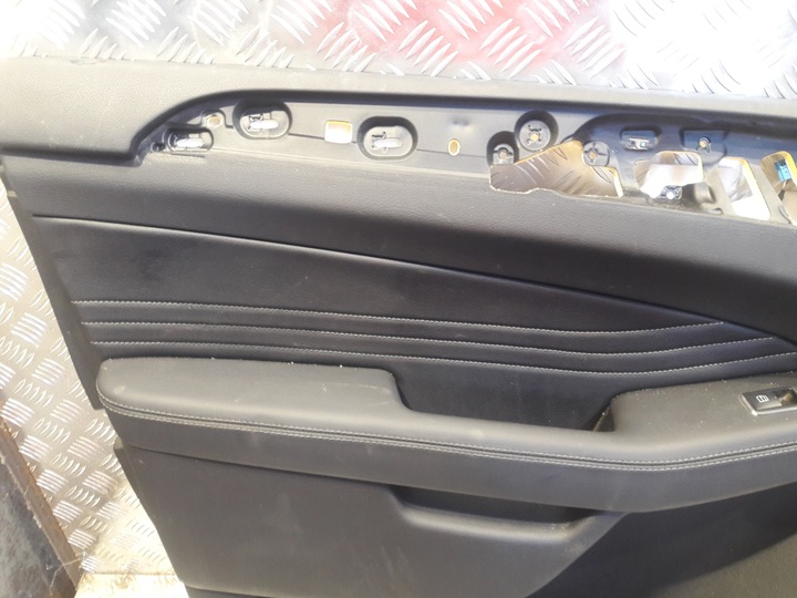 фото №13, Mercedes gle w166 обивка боковина перед