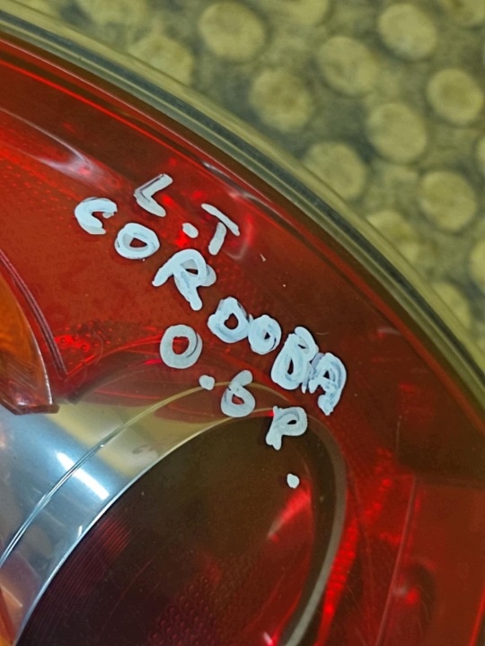 фото №9, Seat cordoba ii фара левое зад 6l5945095a