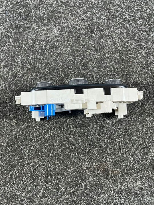 фото №6, Renault megane iii панель повітропровід кондиціонера t1001786g