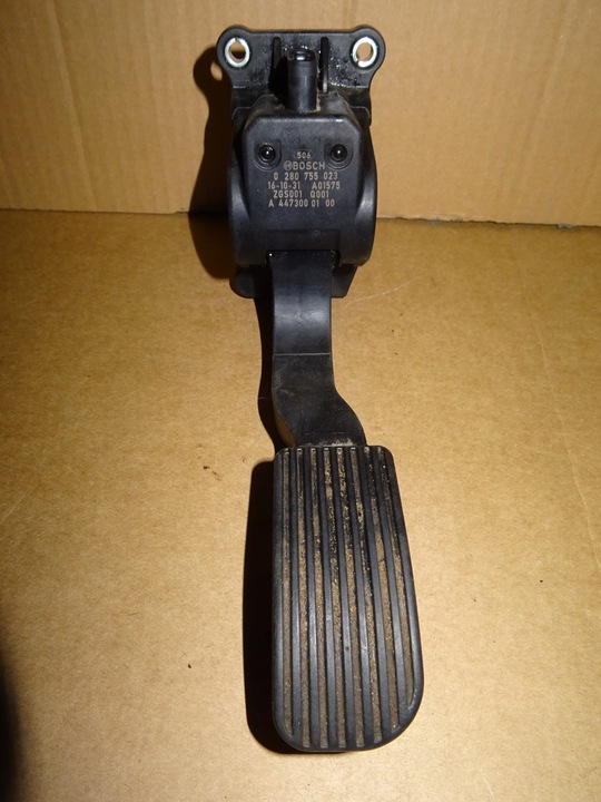 фото №1, Mercedes vito 447 1.6 педаль газа a4473000100