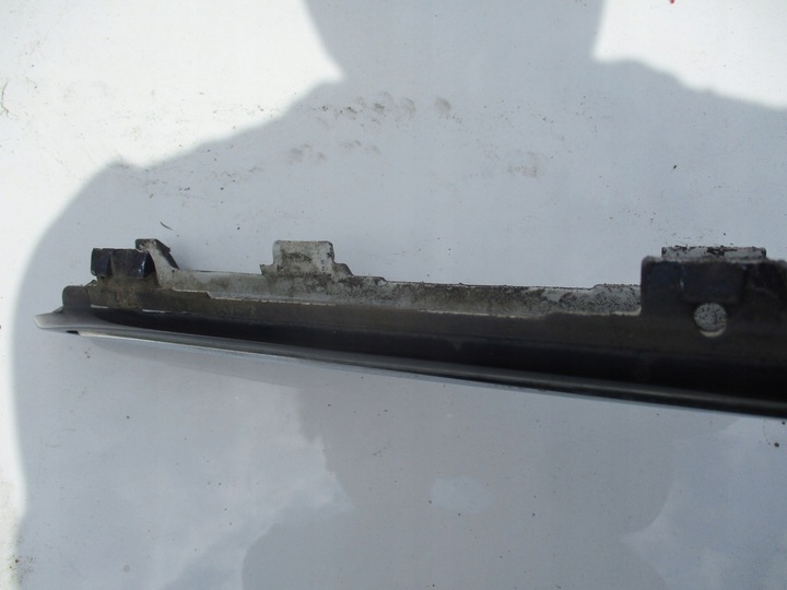 фото №7, C класс w203 2002 r-listwa бампера левая 994