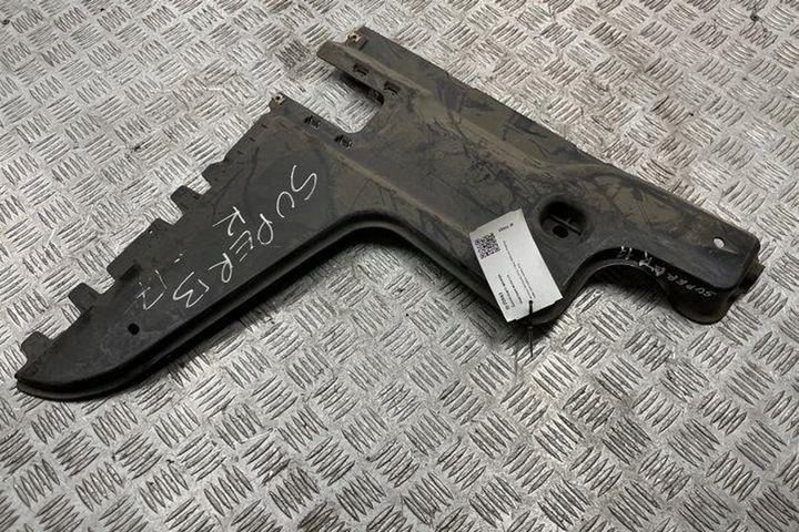 фото №1, Правая защита шасси skoda superb iii estate 3v5 3q0825101a 2.0l дизель