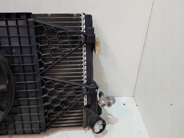 фото №8, Радіатор основний  vw polo v 1.6 tdi 6r01212530