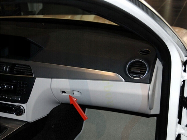 фото №4, Ручка бардачка замка do mercedes w204 x204 glk