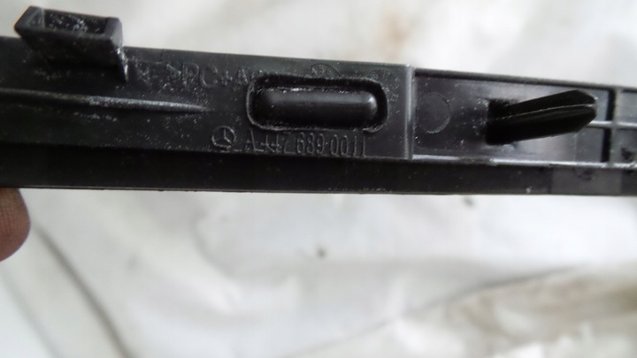 фото №6, Рамка радио панель средний mercedes w447 a4476890011