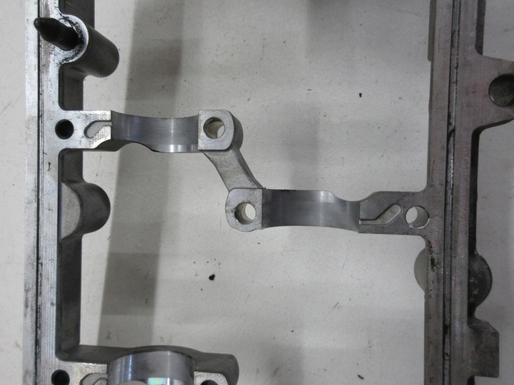 фото №13, Audi a4 c7 a6 c6 3.0 tdi основание кронштейны валов распределительный вал