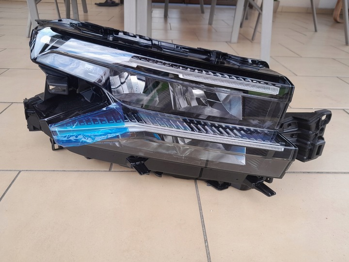 фото №1, Citroen c5 aircross рестайлинг лампа перед правая сторон полный led