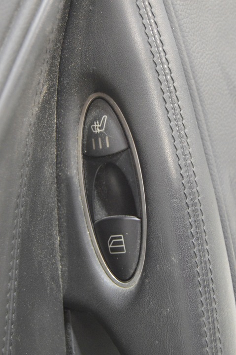 фото №15, Обшивки боковина дверь комплект левый правый зад перед mercedes w219 cls 5.5 amg