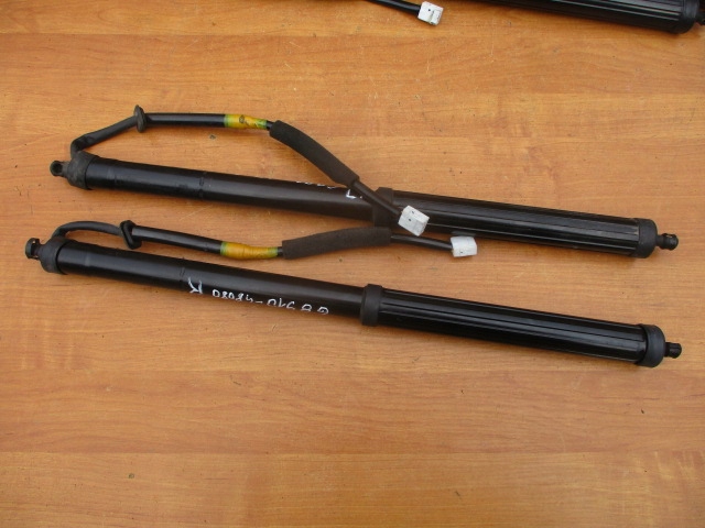фото №10, Toyota lexus rx450h амортизатор телескоп крышки зад 68920-48030 lh 68920-78021