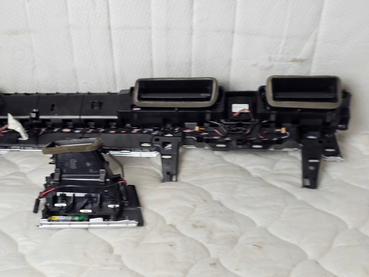 фото №9, Решітка повітропровід рамка dekor захист годинник манометр планка vw passat b8