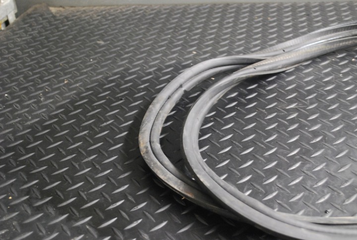 фото №7, Прокладка крышки багажника bmw e90 sedan 7060839