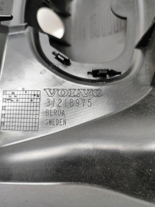 фото №8, Volvo v40 2014 отделка зеркало заднего вида