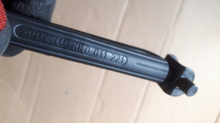 фото №5, S4 b8 рестайлинг a4 ручка бампера держатель 8k0011221 a5