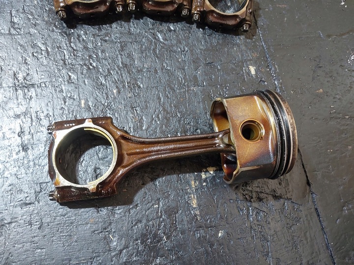 фото №4, Поршень шатун vw passat b5 1.8t awt 150km