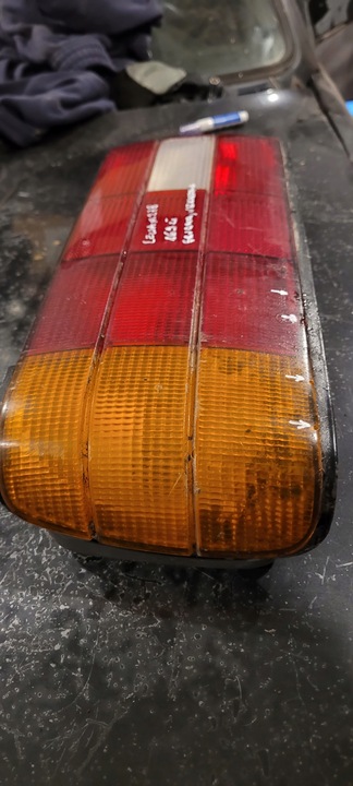 фото №5, Лампа задня ліва bmw e30 широка лампа пошкоджена