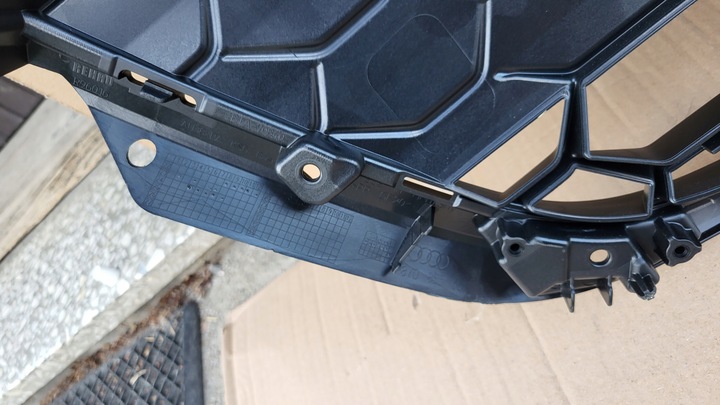 фото №15, Решітка радіатор решітка радіатора audi a3 8y рестайлінг 24- оригінальний номер 8y0853651ac чорний оригінал. новий!