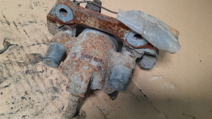 фото №4, Суппорт тормозной левый зад volvo s60 02r