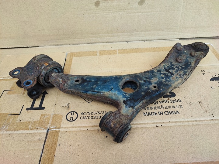 фото №8, Ford kuga mk1 2.0 tdci важіль праві перед