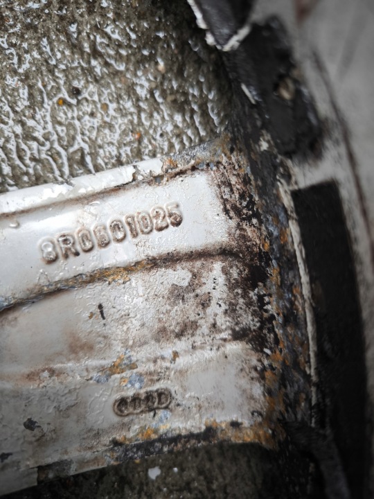 фото №11, Алюминиевый диск audi vw seat skoda 8.0j r17 et38 8r0601025 з 36 ok