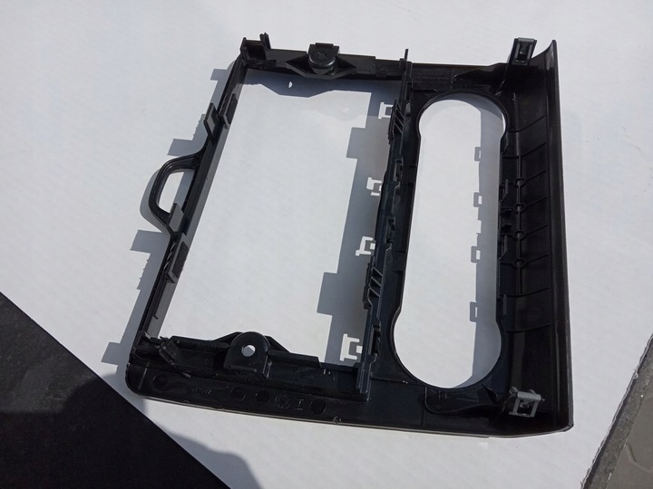 фото №8, Ford focus mk2 2004-07r. - панель рамка