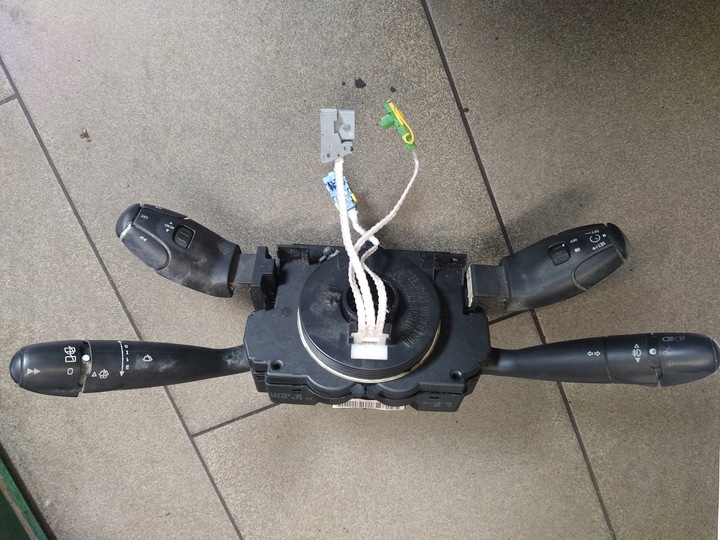 фото №1, Переключатель комбинированный peugeot 206 307 407 citroen c5 c8 96605673xt