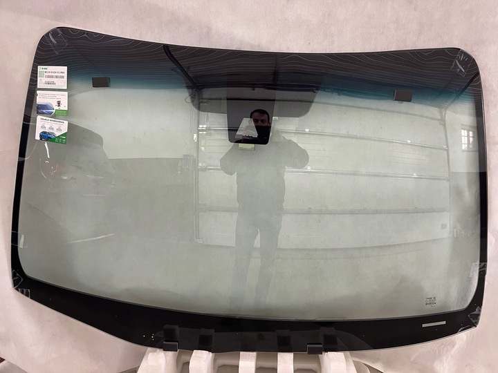 фото №1, Стекло передняя лобовое toyota sienna po 2018 год