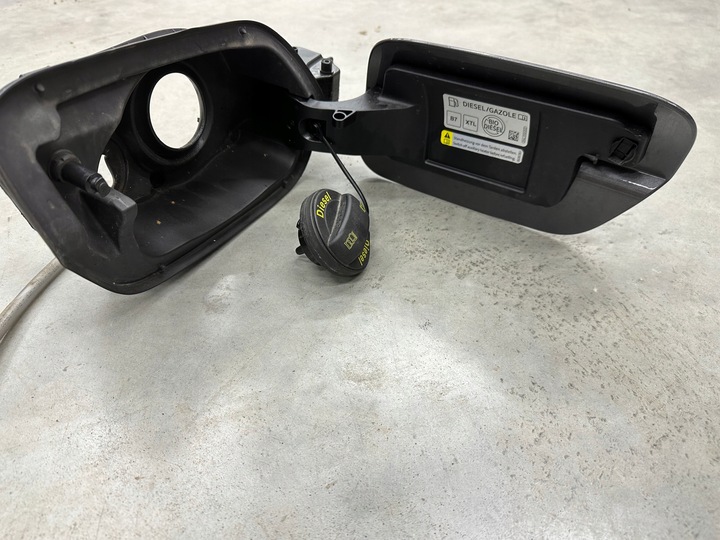 фото №5, Механізм кришка заливання пального vw touareg iii 3 760 tdi lm7q