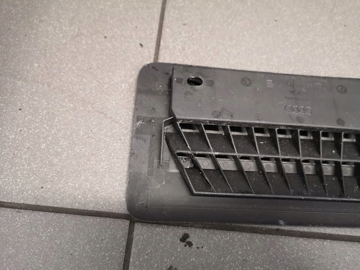 фото №5, Решітка повітропровід оббивка audi a8 d3 4e0819623